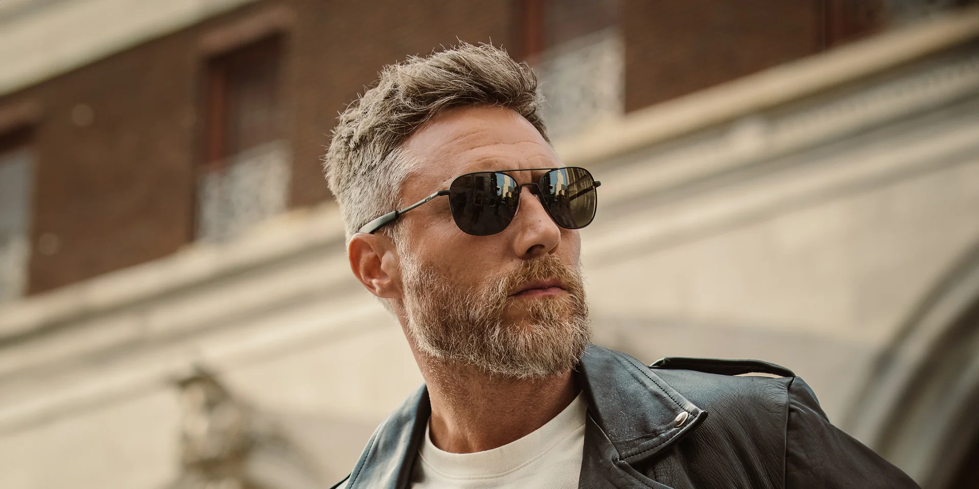 Descubre las diferencias entre lentes monofocales y lentes progresivas. En PilotVisual, ofrecemos ambas opciones para que disfrutes de una visión clara, adaptada a tus necesidades.